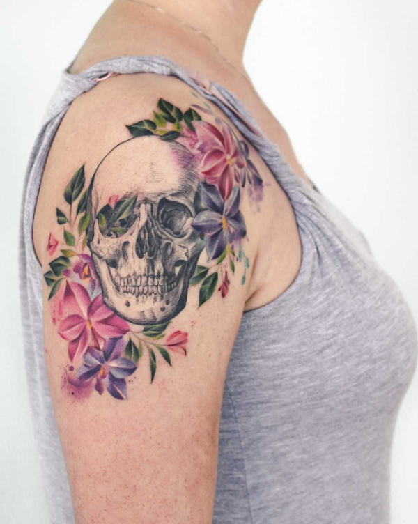 Tengkorak dengan Bunga